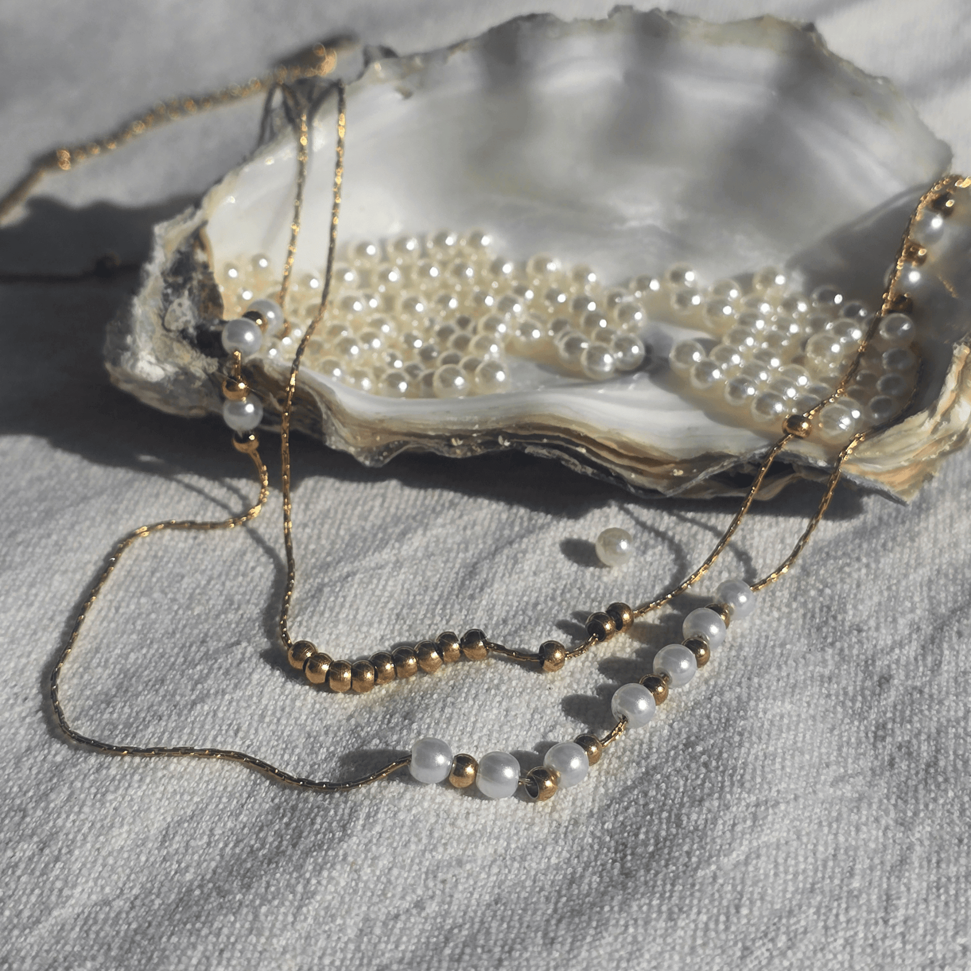 BEADED PEARLS NECKLACE
