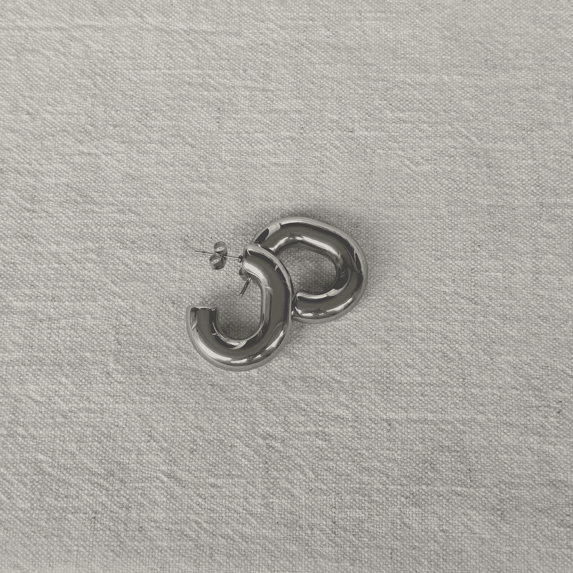 CHUNKY CURVE EARRINGS