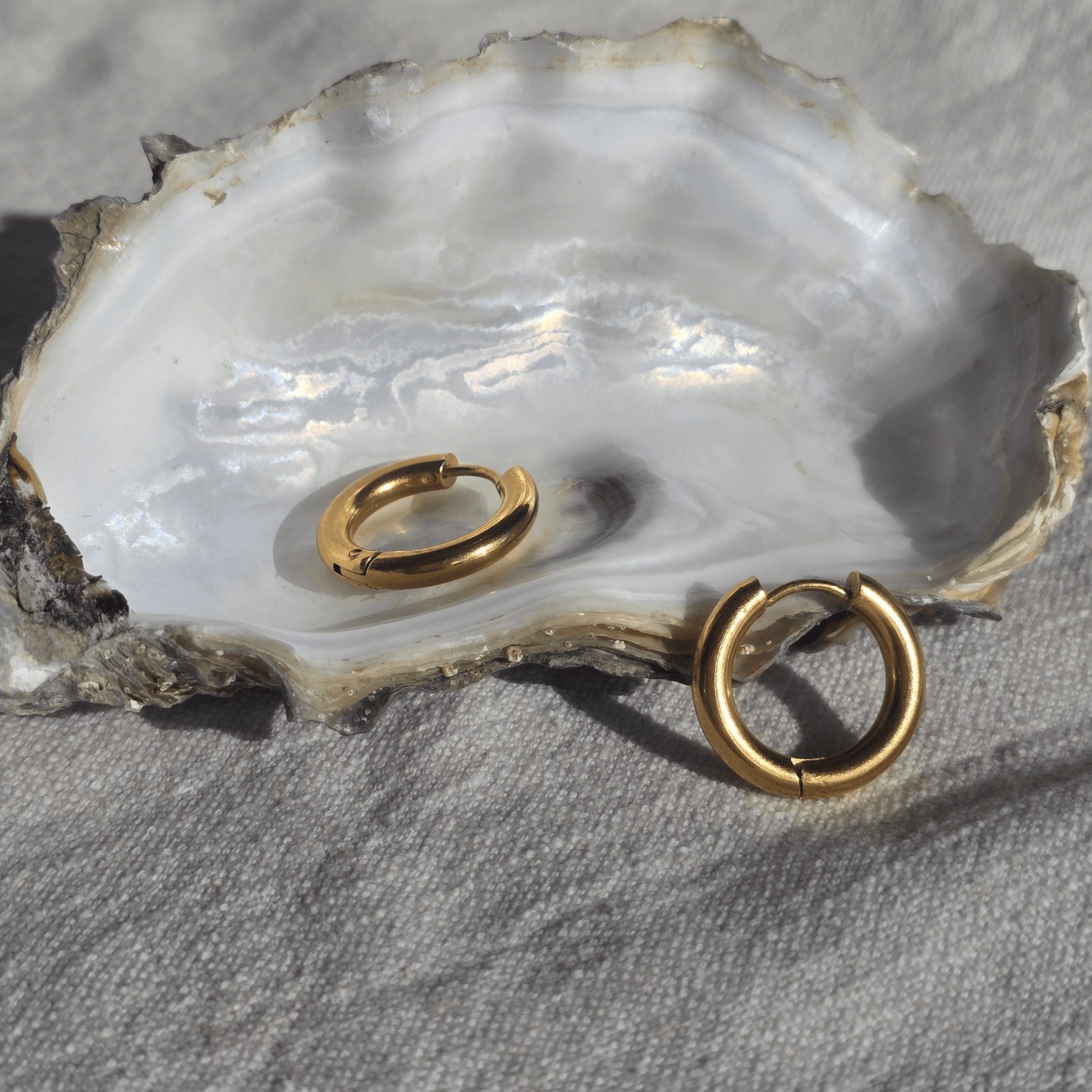 PERFECT CHUNKY HOOPS EARRINGS