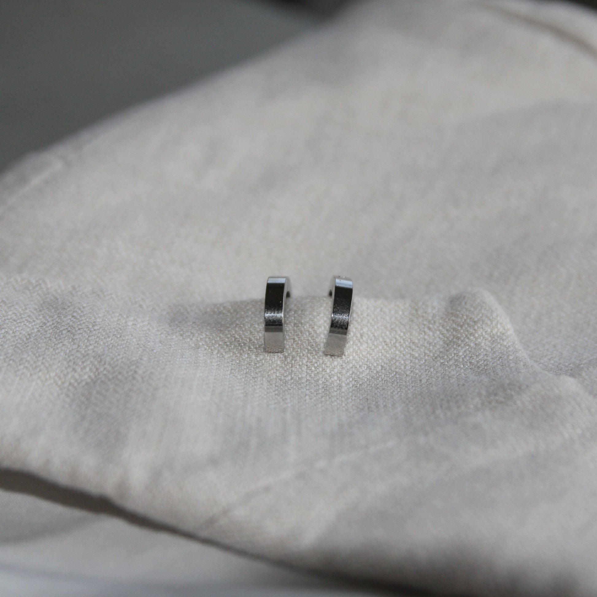 HOOPS EARRINGS