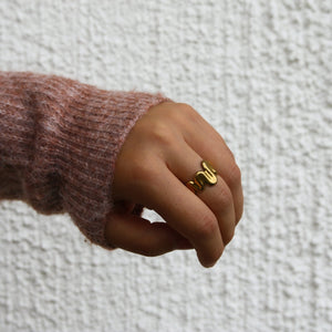 OLIVIA RING