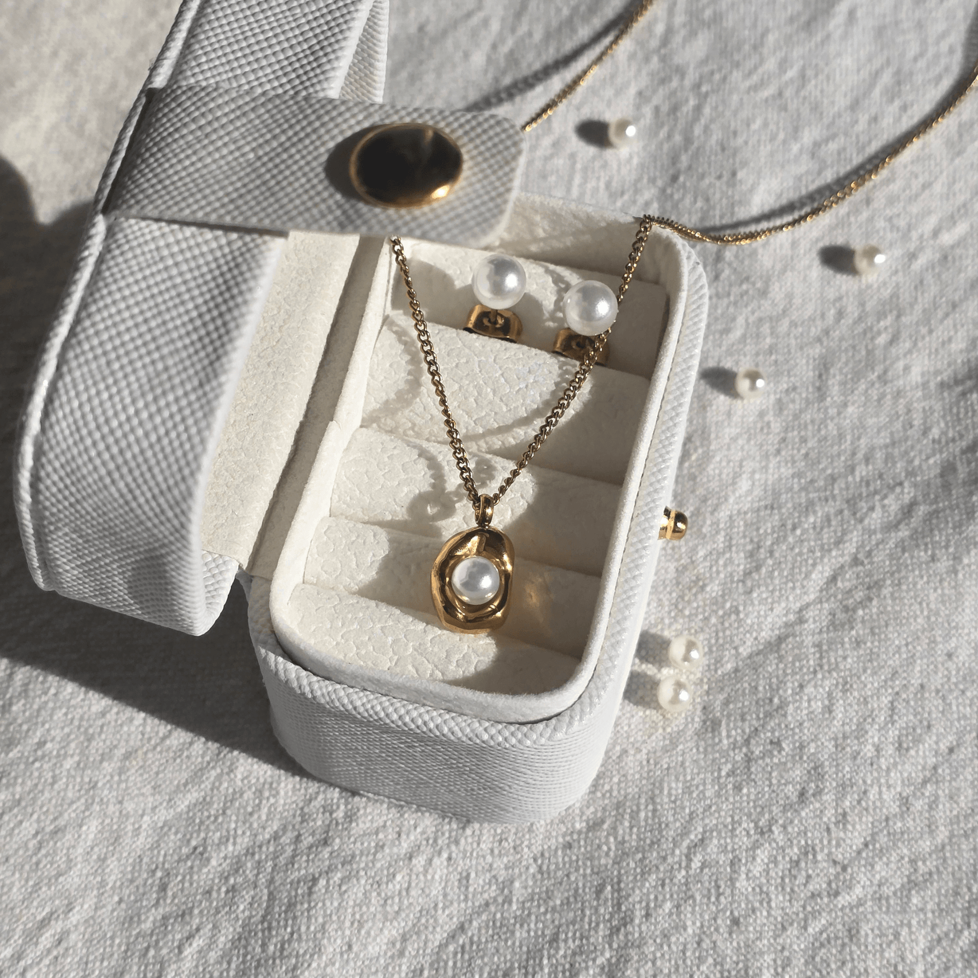 PERLA LUXE NECKLACE