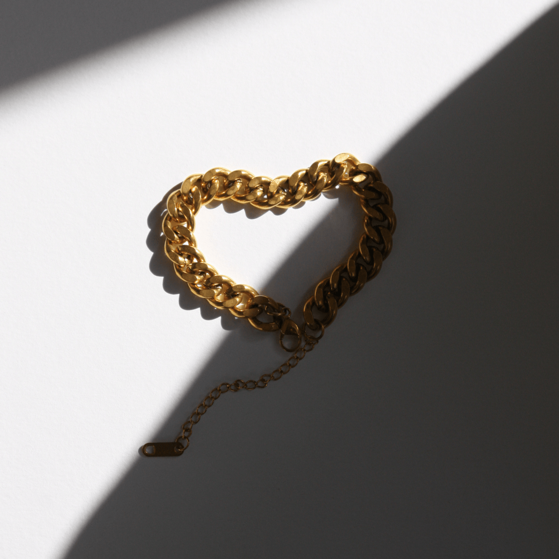 SIGNATURE CHAIN BRACELET
