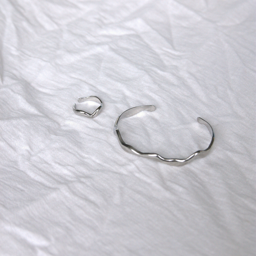 ALEXIS RING