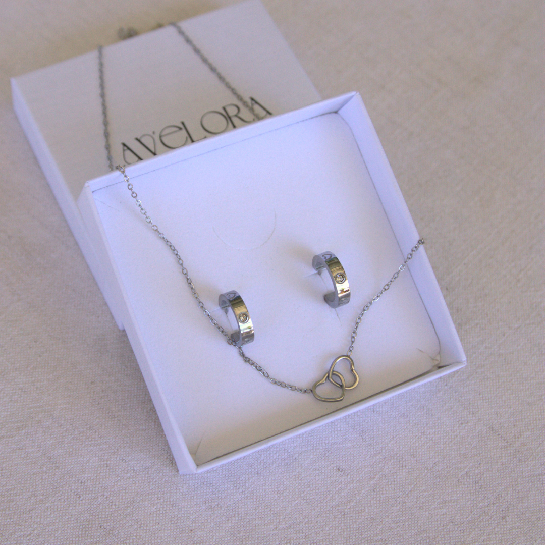 AMOUR NECKLACE