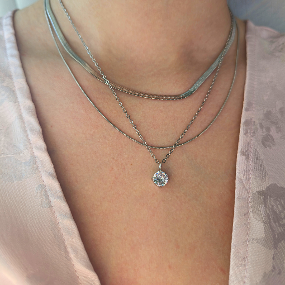 LOUI STONE NECKLACE