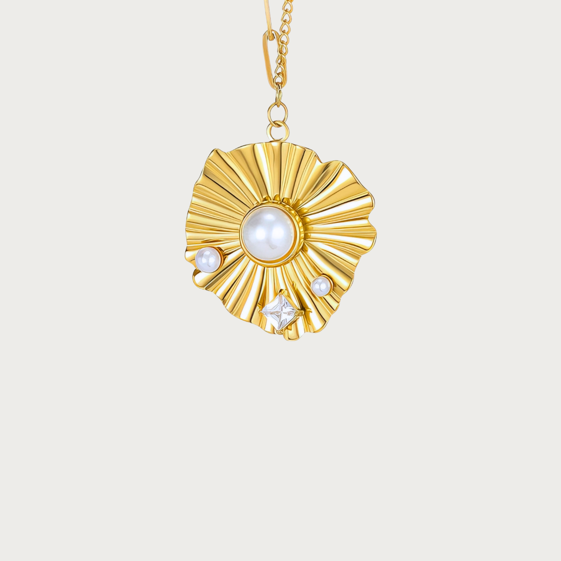 CLEO NECKLACE
