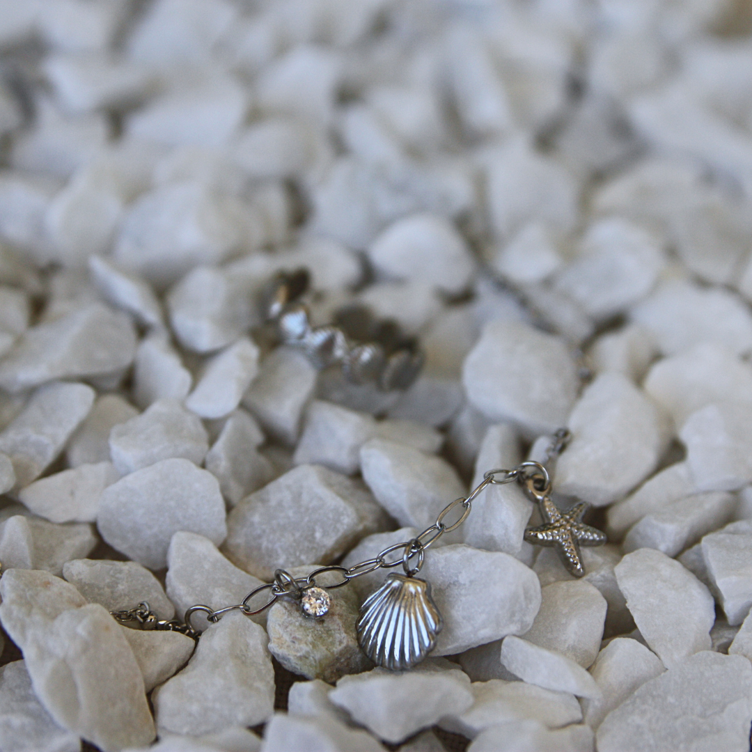 COASTAL CHARM NECKLACE
