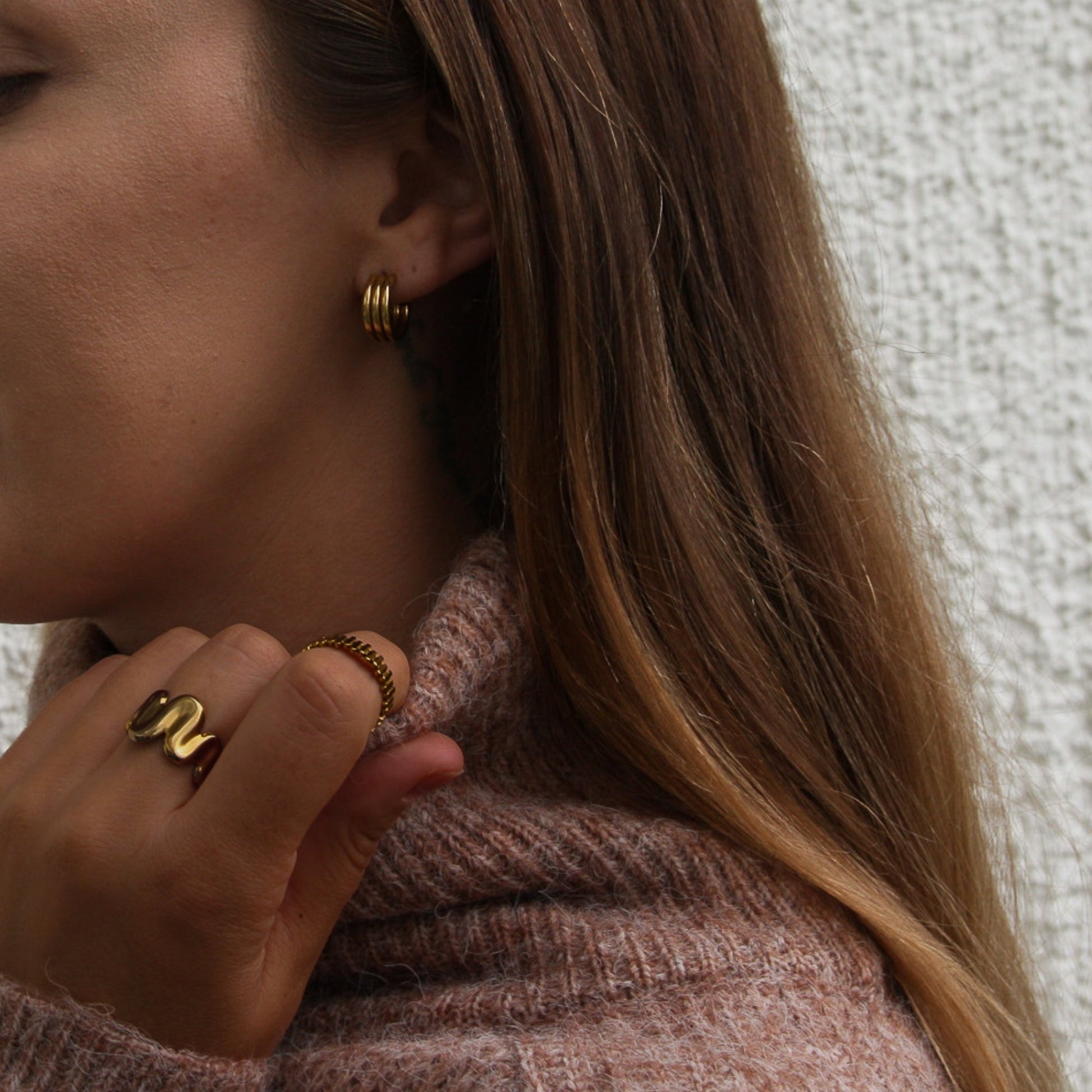 ESSA EARRINGS