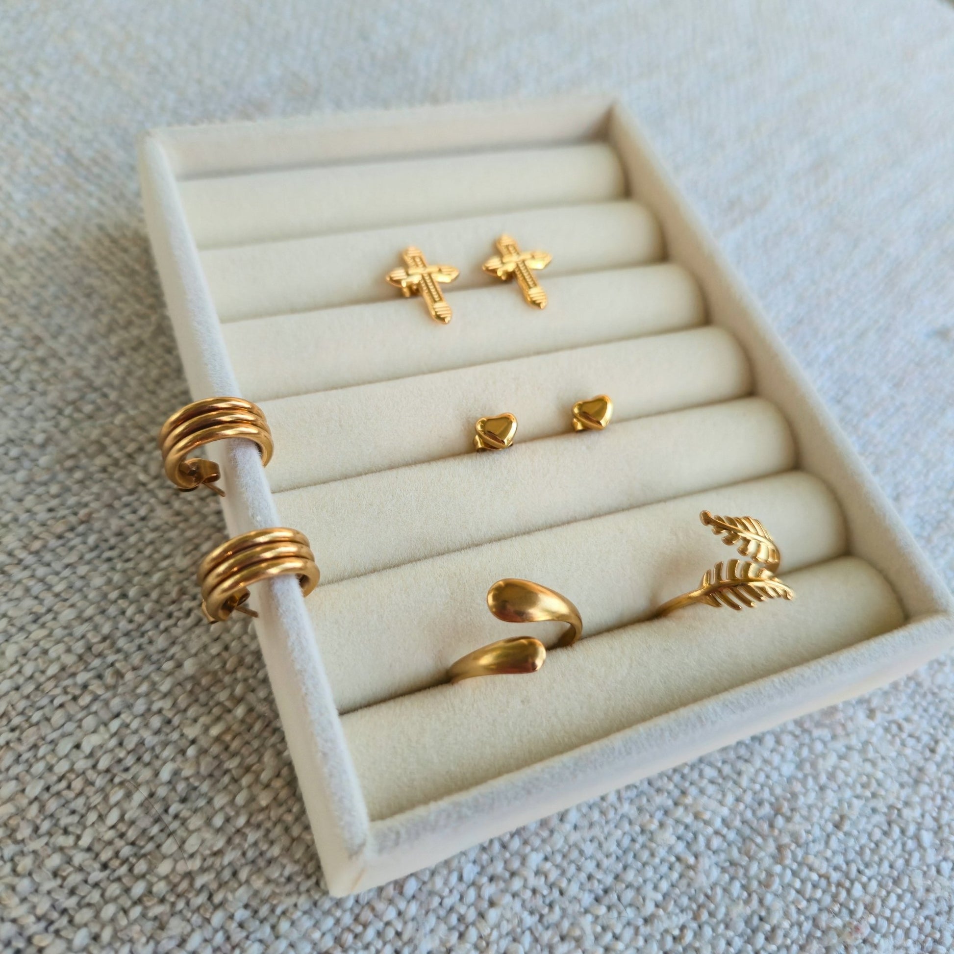 ESSA EARRINGS