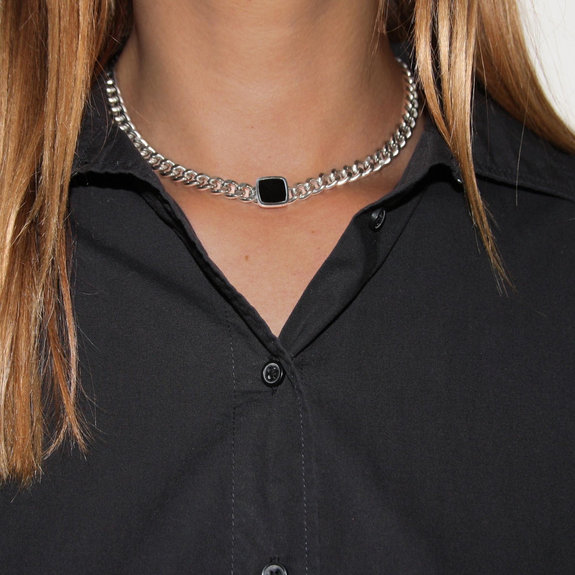 NOIR NECKLACE