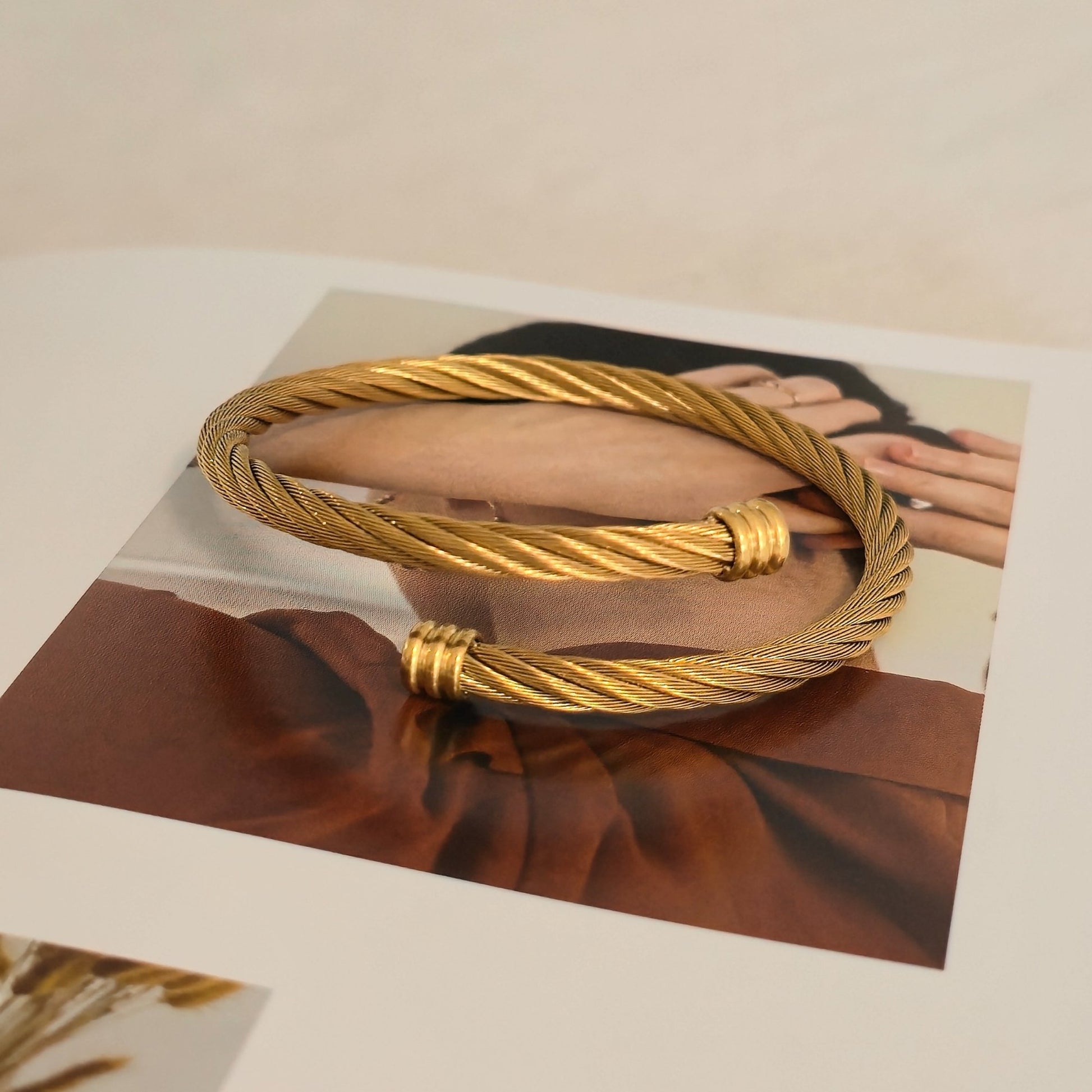 SWIRL BRACELET