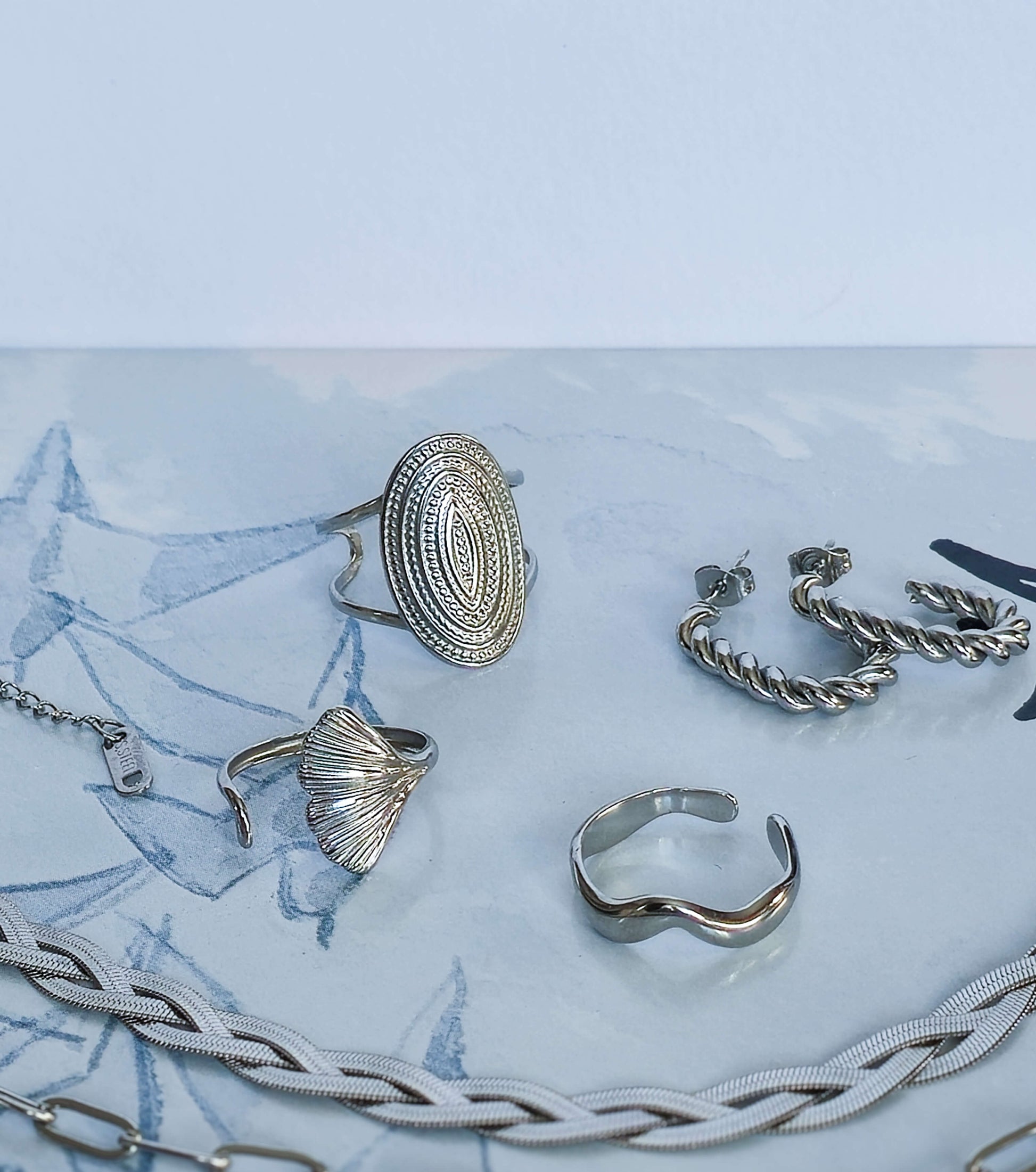 TWIST EARRINGS