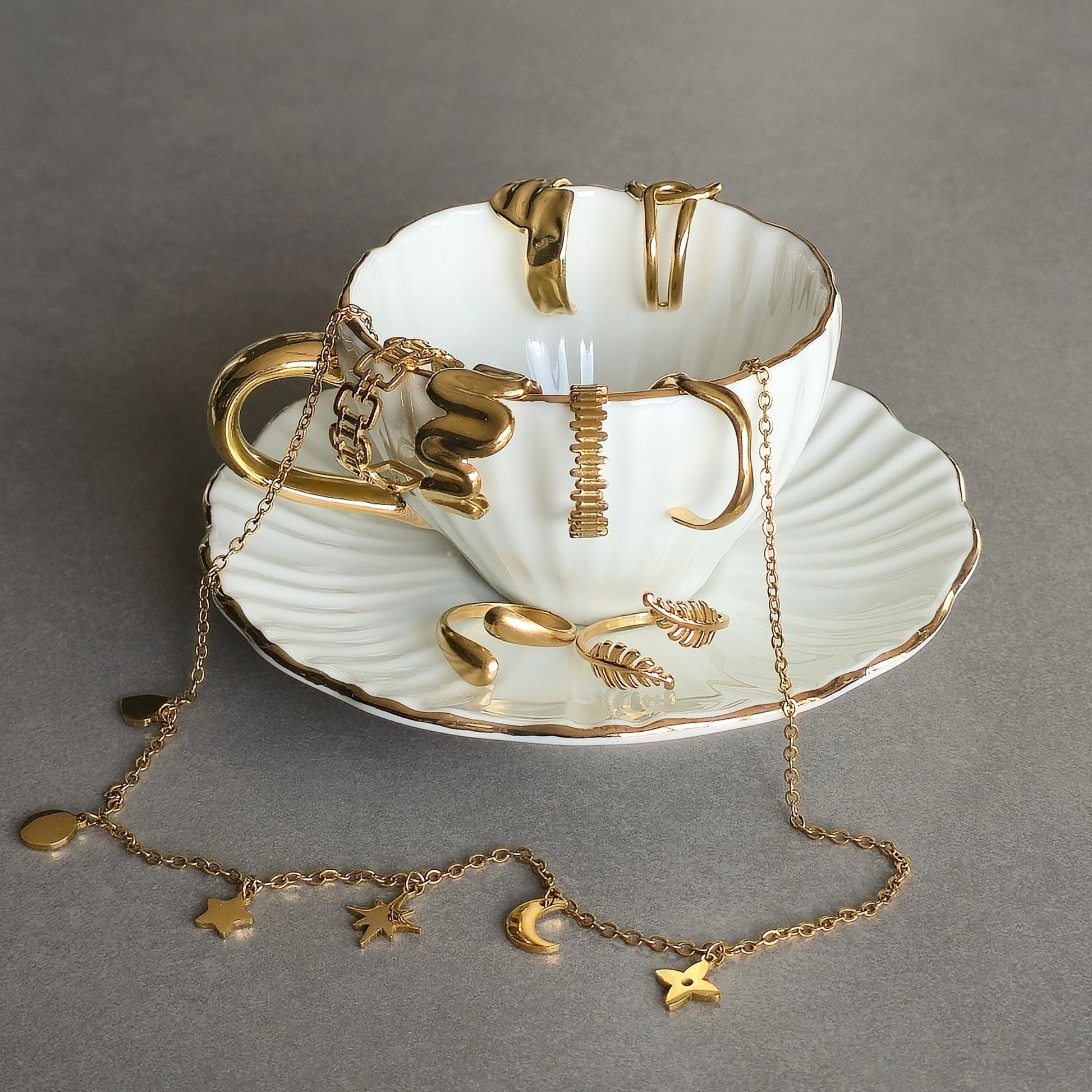 ELARA NECKLACE