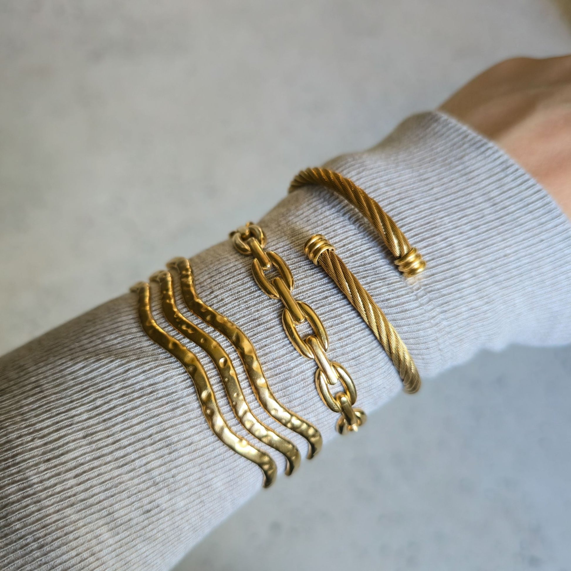 SWIRL BRACELET