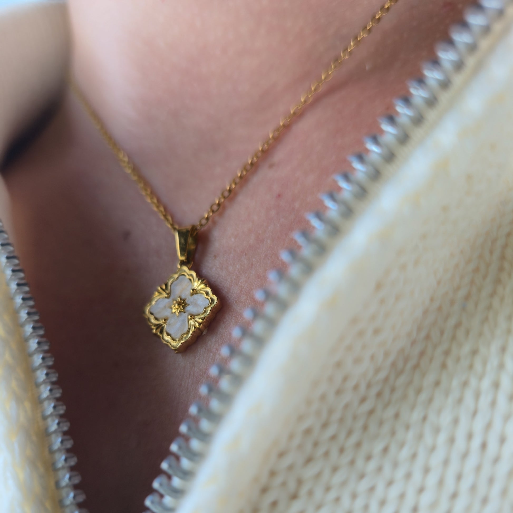 LAUREN NECKLACE