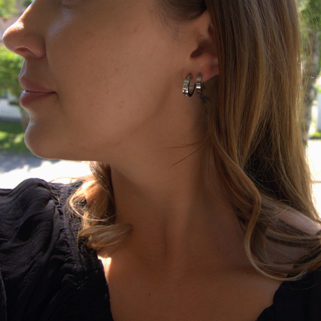 AMOUR HOOPS EARRINGS